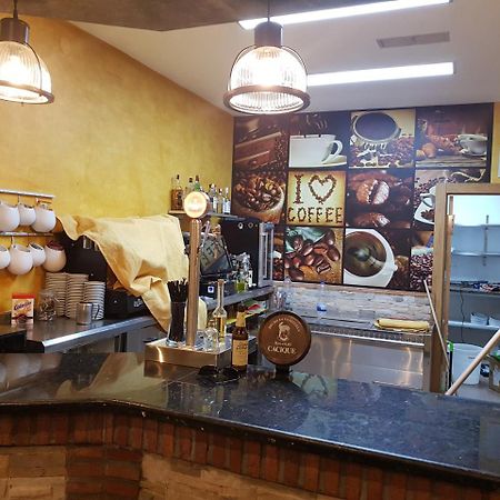 Hostal Restaurante El Abuelo Trobajo Del Camino 外观 照片