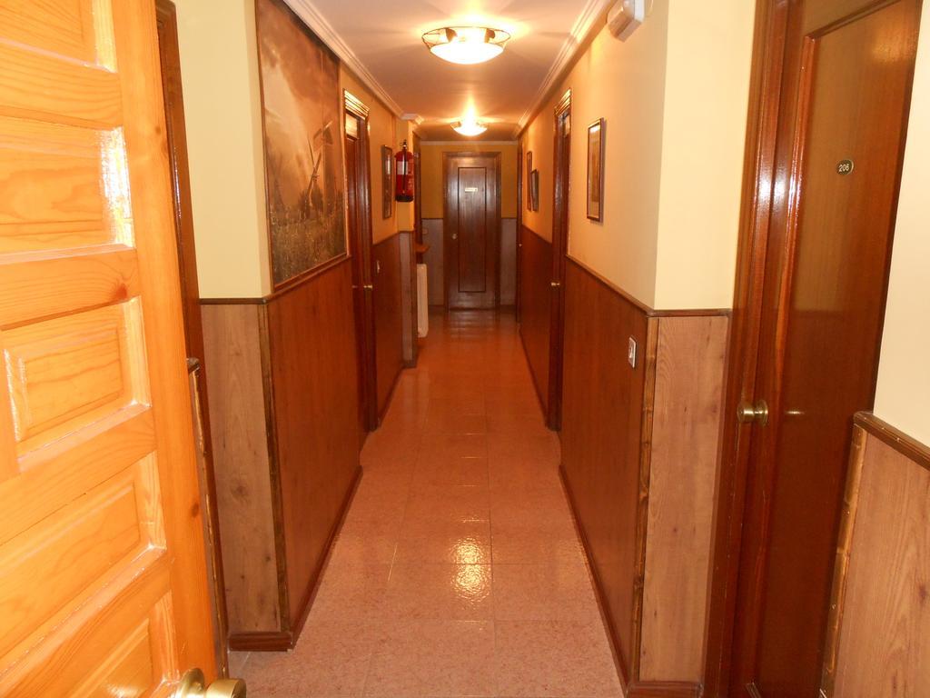 Hostal Restaurante El Abuelo Trobajo Del Camino 外观 照片