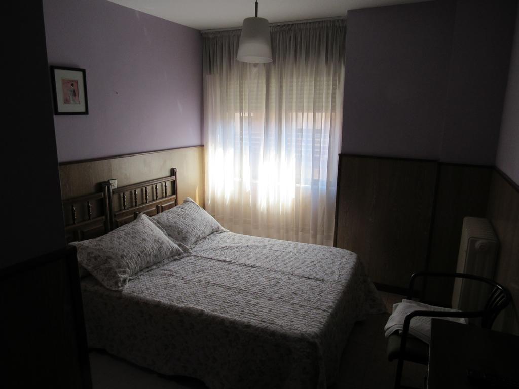 Hostal Restaurante El Abuelo Trobajo Del Camino 外观 照片