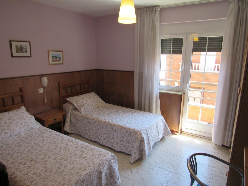 Hostal Restaurante El Abuelo Trobajo Del Camino 外观 照片