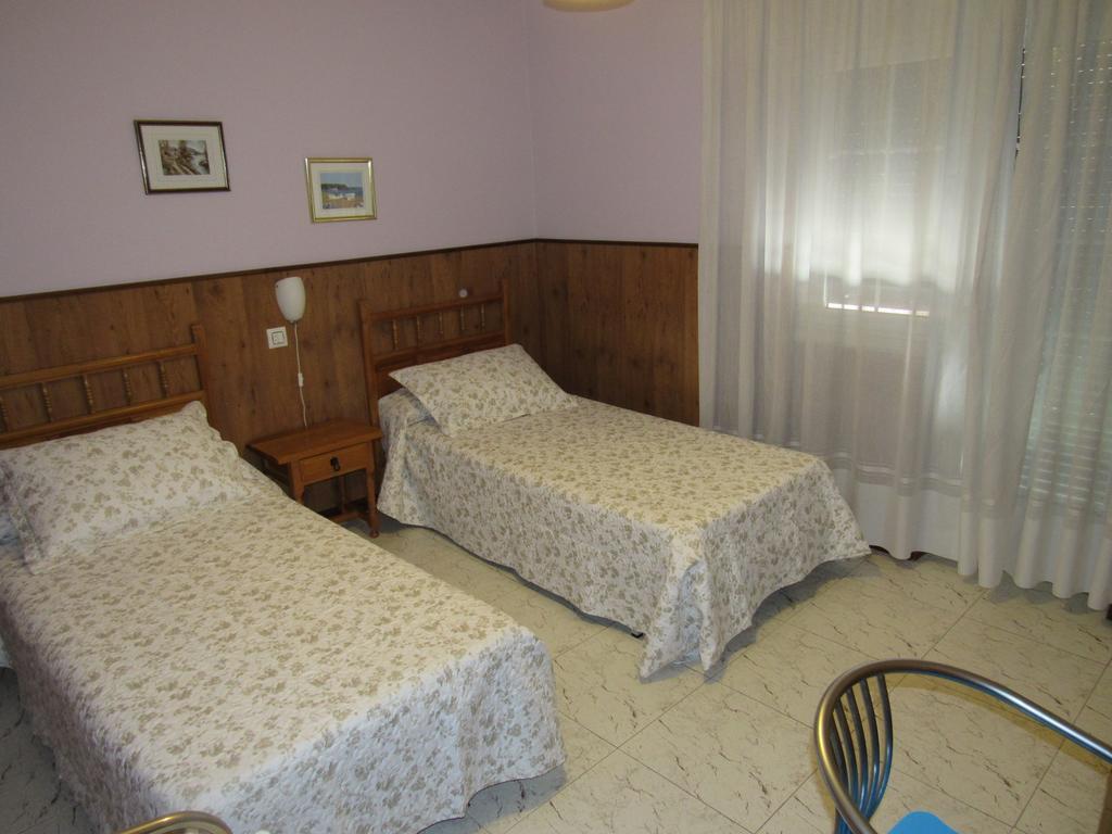 Hostal Restaurante El Abuelo Trobajo Del Camino 外观 照片