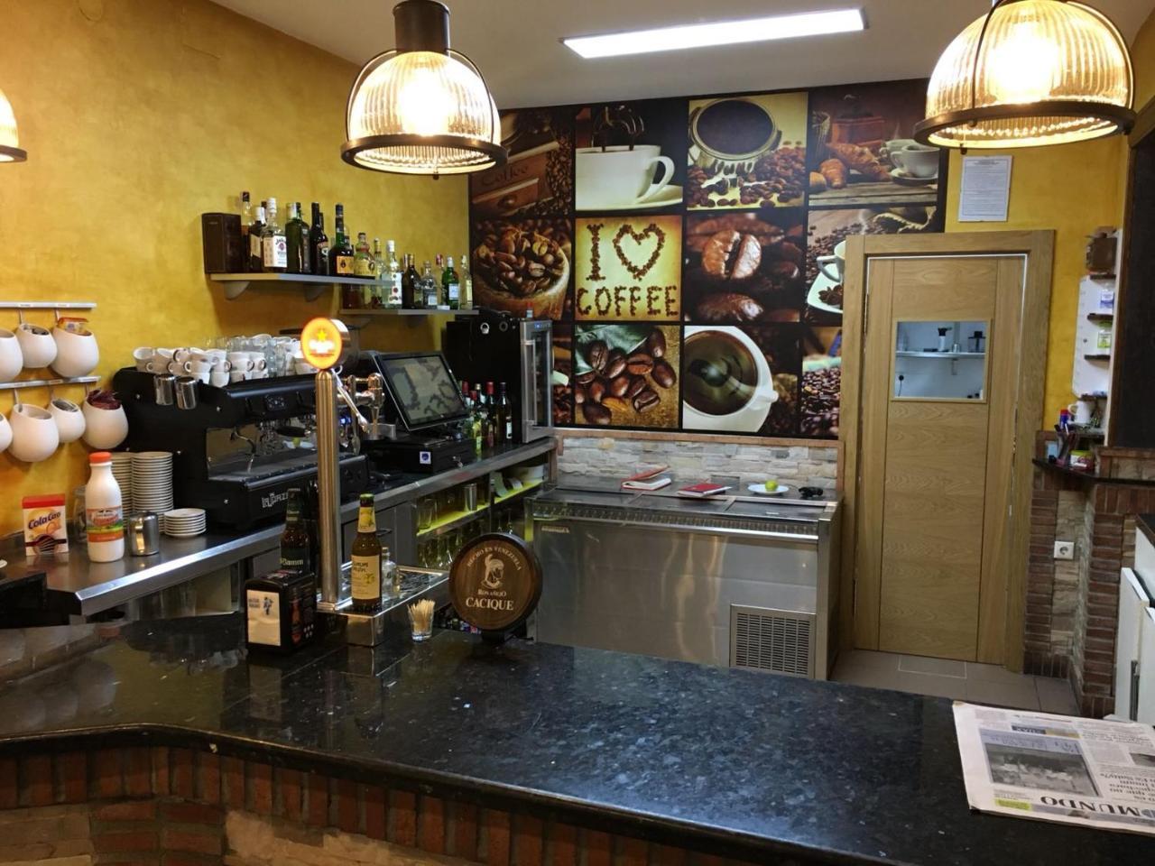 Hostal Restaurante El Abuelo Trobajo Del Camino 外观 照片