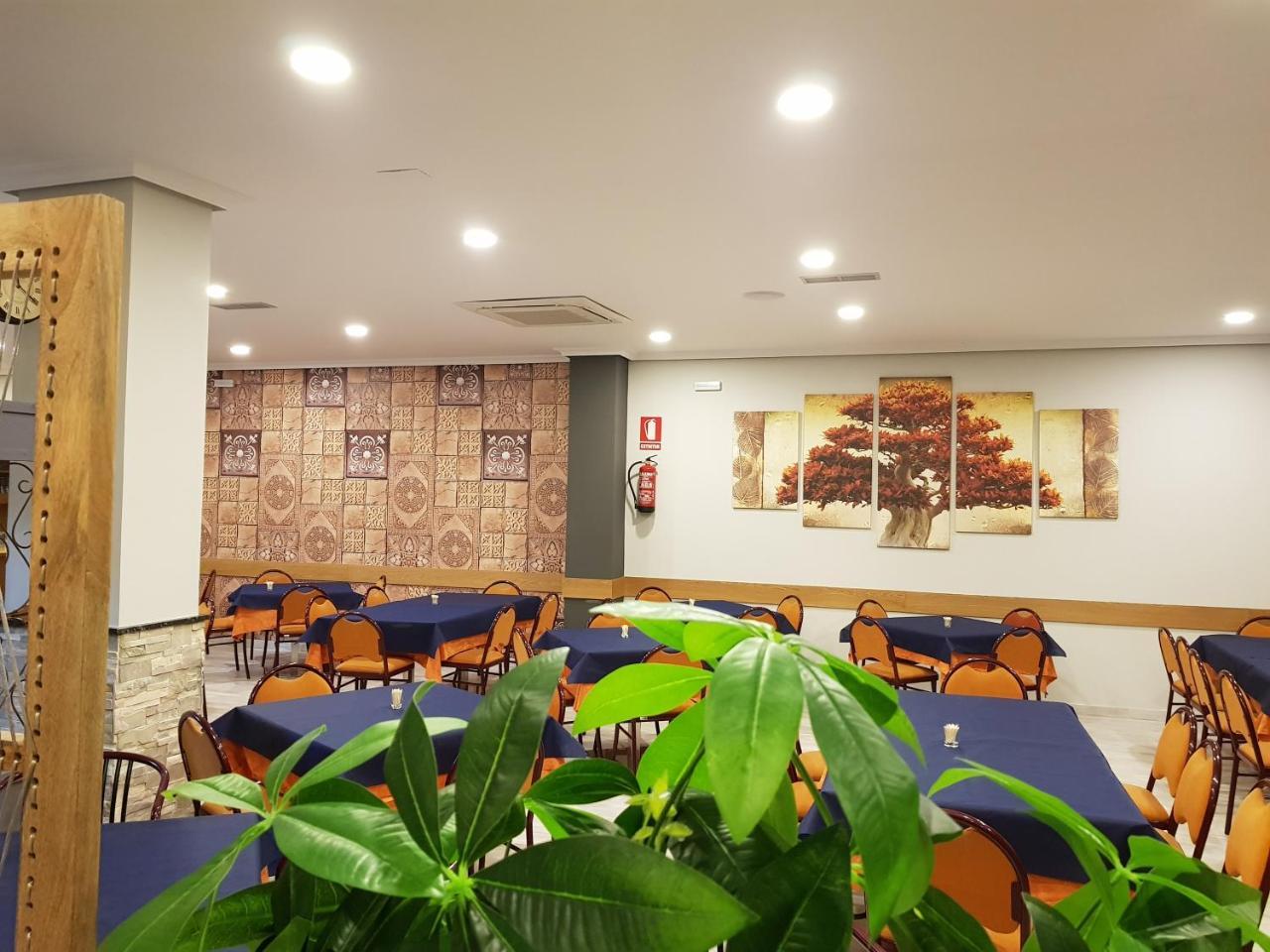 Hostal Restaurante El Abuelo Trobajo Del Camino 外观 照片